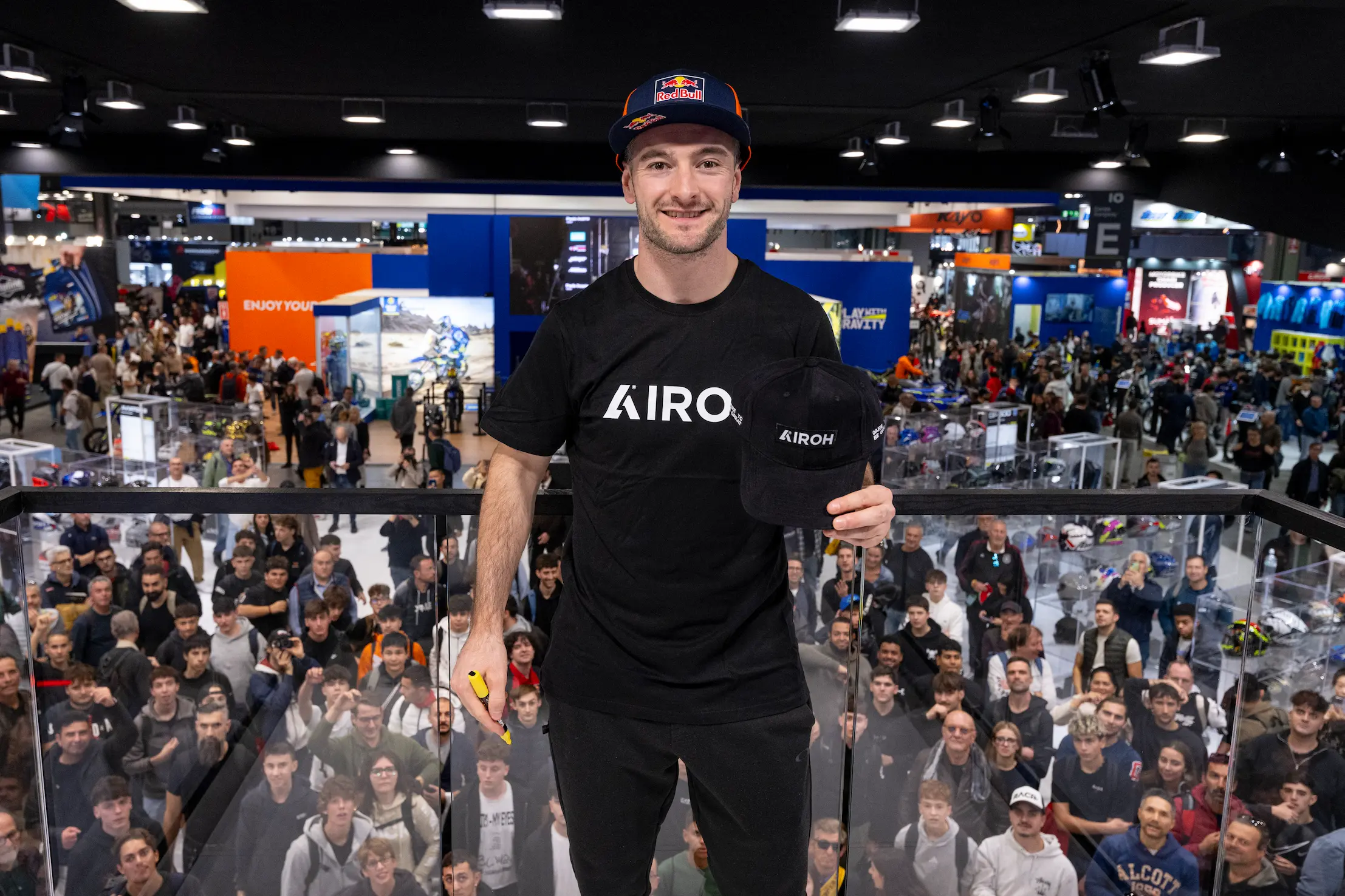 Herlings_Airoh_Eicma_2025_MxJu